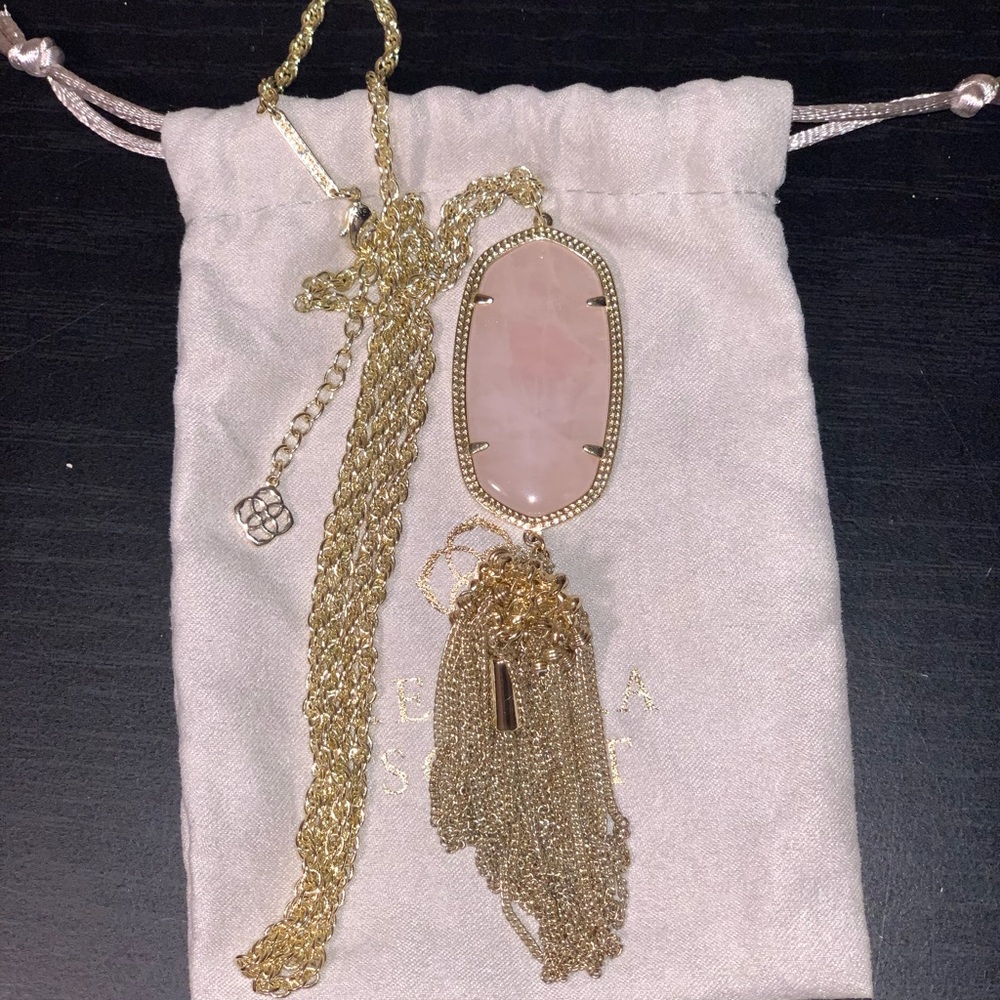 Kendra Scott Rayne pendant necklace in Rose Quartz